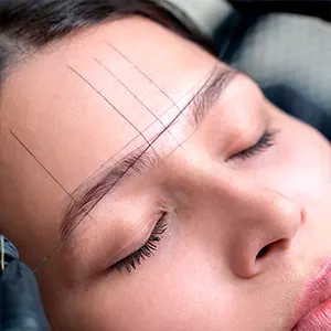 Img-clinica-capilar-en-medellin-Procedimientos-Cejas-LCP-2026